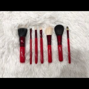 Mac red mini brush set